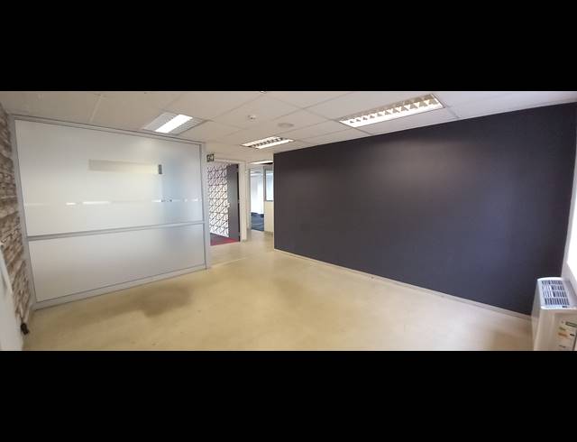 588M² OFFICE TO LET IN WOODMEAD